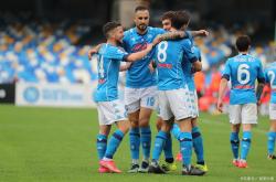 -包含柏林联队主场落败，遭遇困难的词条